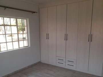 3 Bedroom Flat & Apartment