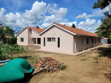 5 Bedroom House