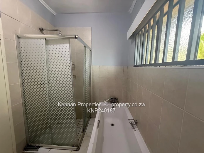 Family home with spaciouse outdoor entertainment area