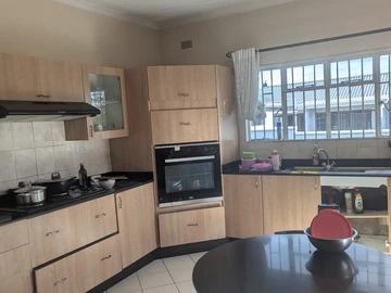 6 Bedroom House