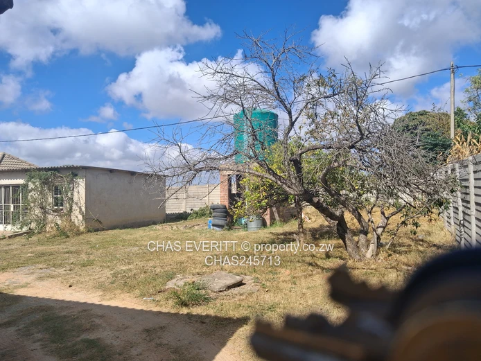 5 Bedroom House for Sale in Zimre Park.