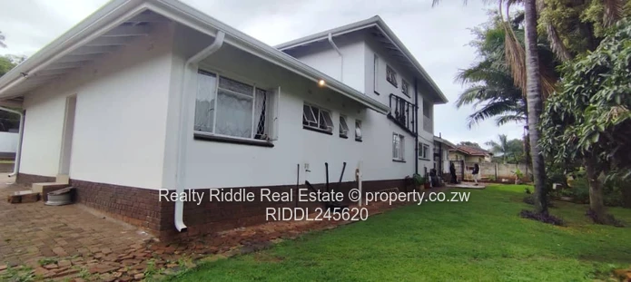 9 Bedroomed House in Chisipiti, 2100sqm.