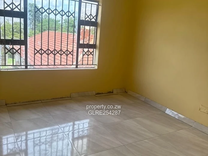 Bright 3-Bed Mabelreign Flat 