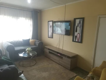 2 Bedroom Flat & Apartment