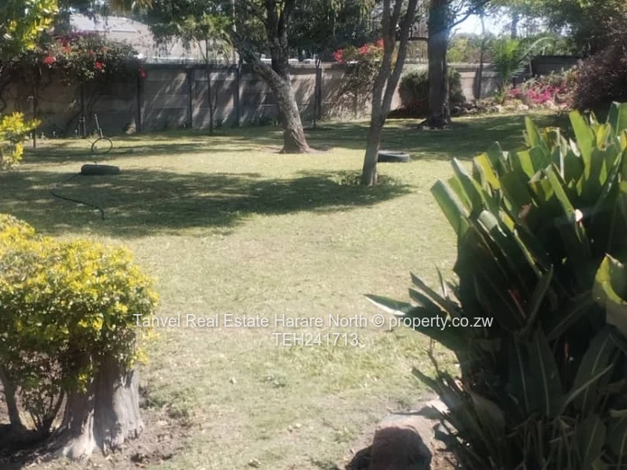 Hatfield HOUSE FOR SALE 150k.  Situated on 2300sqm, 5 bedrooms (main en-suite)  2 bathrooms + 2 sepa