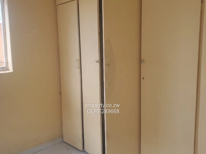 Spacious 3-Bed Marlborough Home with Borehole & Driveway