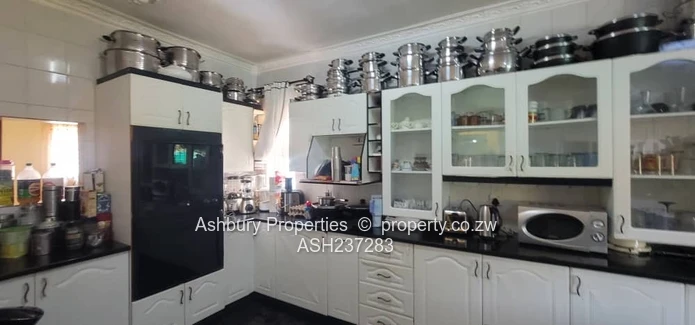 Sentosa 4-Bed Home w/ Thatched Gazebo & Borehole (Sole Mandate)