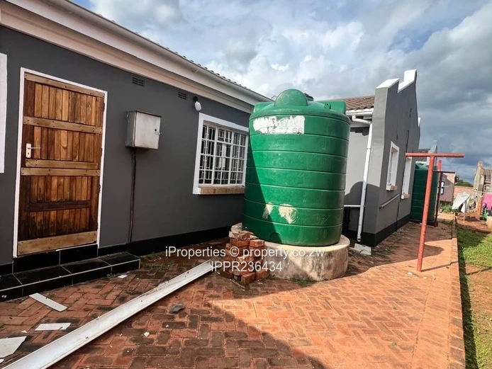 3 Bedroom Townhouse for Sale in Bluff Hill
