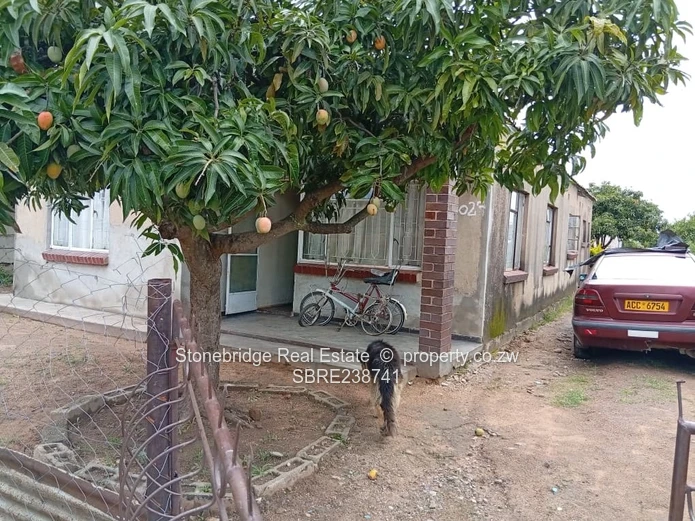 4 Bedroomed House in Pumula Old for sale