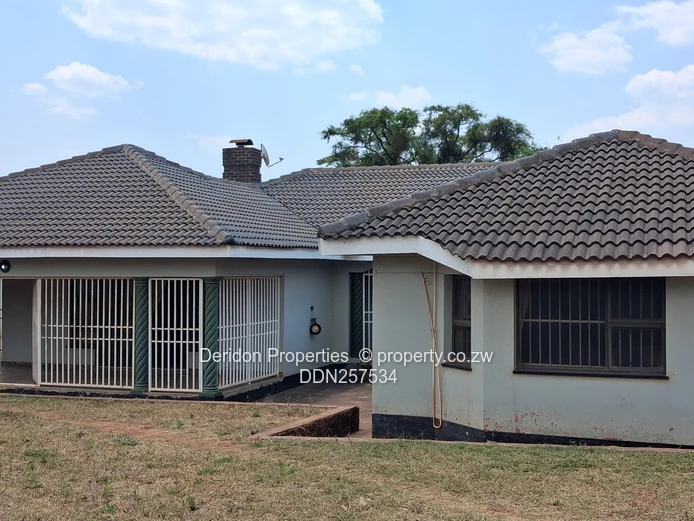 6-Bed Gletwin Park Home — Walled Garden, Double Garage