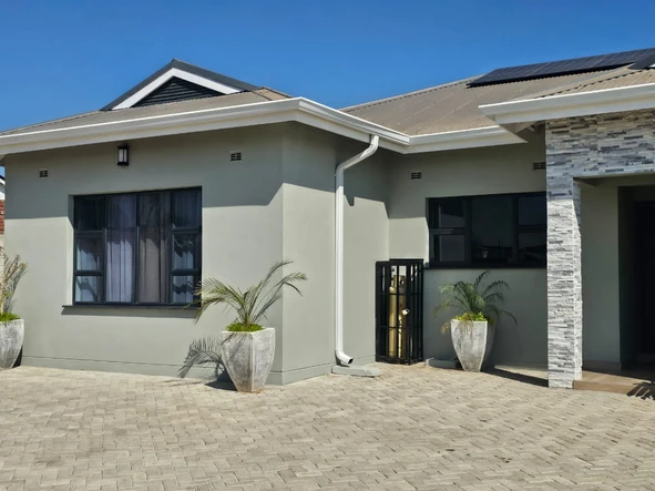 3 Bedroom Garden Flat