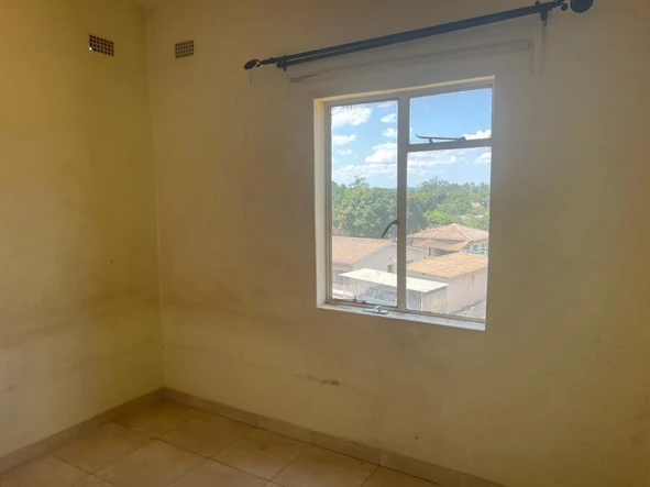 2 Bedroom Flat & Apartment