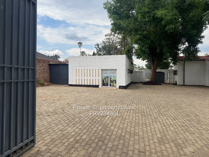 Shop/office To Rent Churchill Ave, Road Frontage (Sole Mandate)