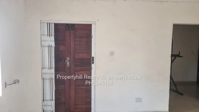 Vacant House  Available For Immediate Occupation  (Sole Mandate)