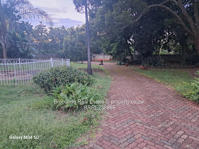 Greendale Near Kamfinsa Shops House For Sale!