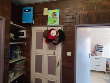 2 Bedroom Flat & Apartment