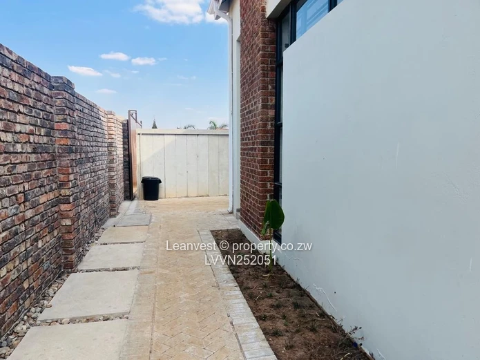 6-Bed Luxury Westgate Apartment