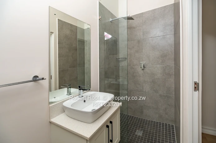 Modern 3 bed cluster home in Newlands