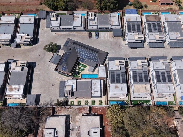 4 Bedroom Flat & Apartment