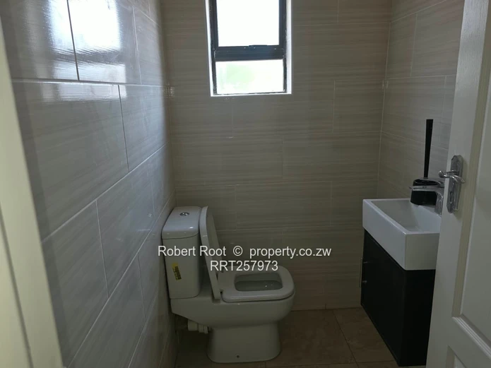 6 Bedroom Executive Townhouse to Rent in Helensvale