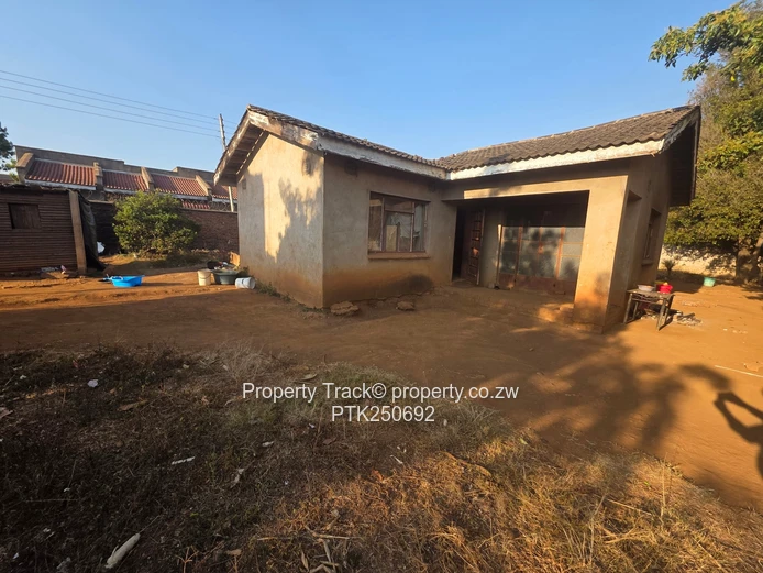 Cottage and Land for sale 