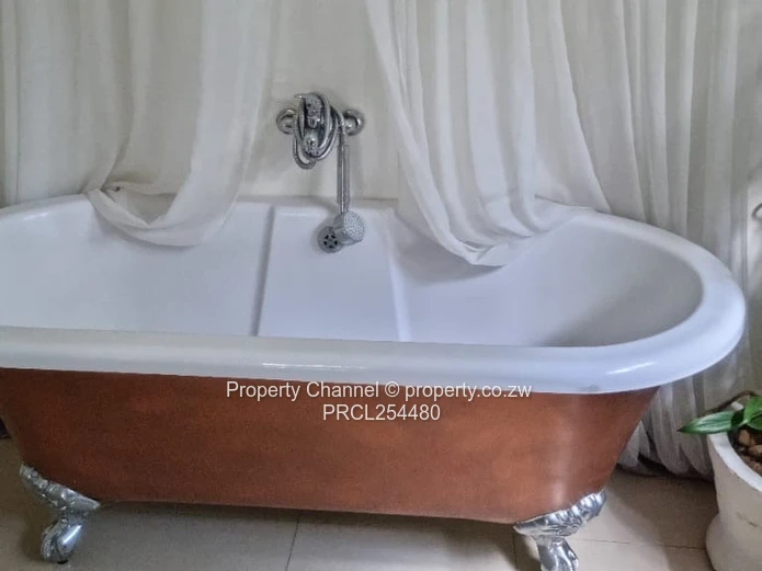 House (Furnished) For Sale In Glen Lorne