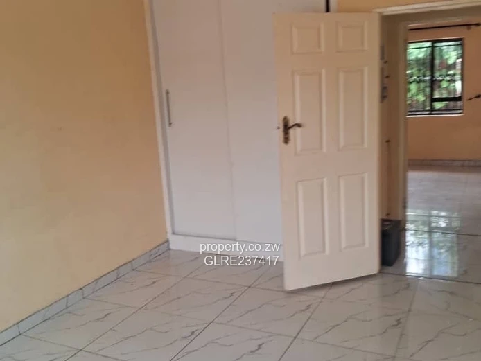 Offices / Commercial Property close 2nd street and Harare Drive