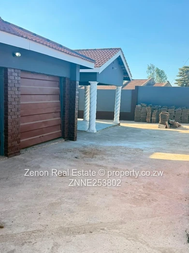 Ruwa Chipukutu Park. 5 Bedroomed House. $140K , 806sqm.deeds
