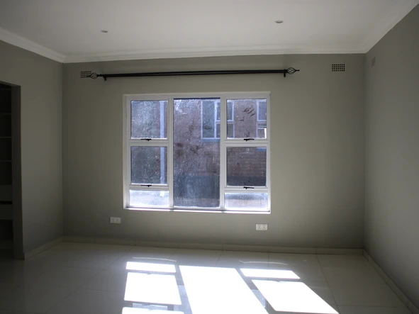 3 Bedroom Flat & Apartment