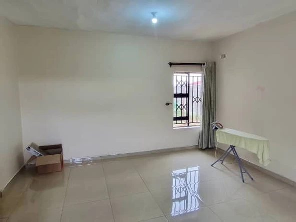 3 Bedroom Flat & Apartment