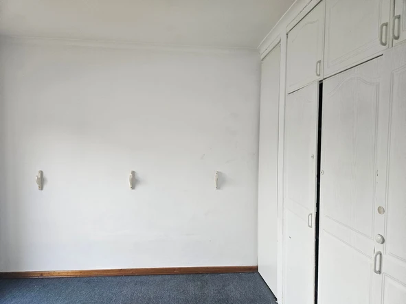 3 Bedroom Flat & Apartment
