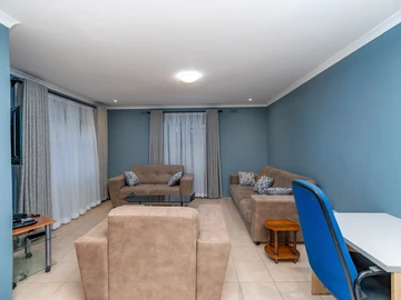 2 Bedroom Flat & Apartment