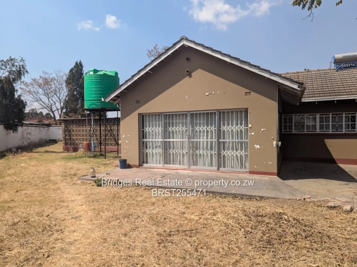 Family Home with Cottage 
