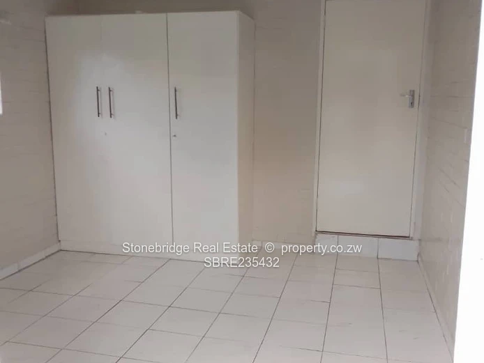 2 Bedroomed House in Sunninghill to rent