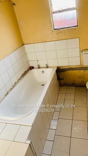 Mufakose flat for sale