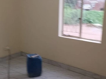 2 Bedroom Flat & Apartment