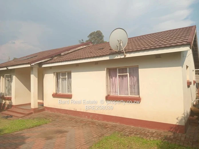 Spacious 3-Bedroom House for Rent in Ashdown Park