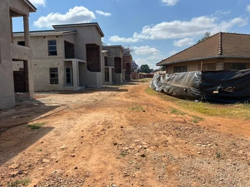 18 Unit Townhouse Complex