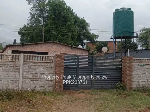 Kambuzuma section 4 house to sale
