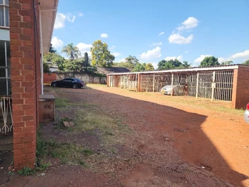 2 Bedroom Flat & Apartment