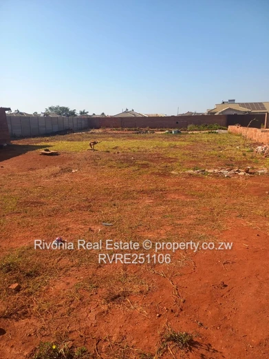 Mount Pleasant 1595 m² — Walled Stand, Subdivision Potential,with commercial rights Tarred Road