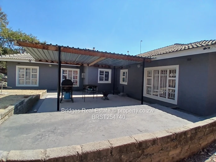 Turnkey Family Residence In Premier Crowhill Estate (Sole Mandate)