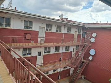 2 Bedroom Flat & Apartment