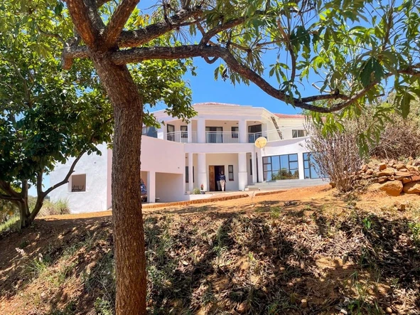 6 Bedroom House