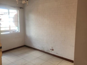 2 Bedroom Flat & Apartment