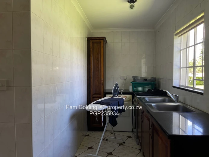 Executive home in Helensvale