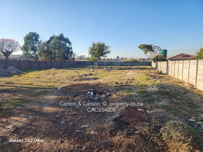 2000m² Waterfalls Stand — Tarred Main Road, Walled Plot