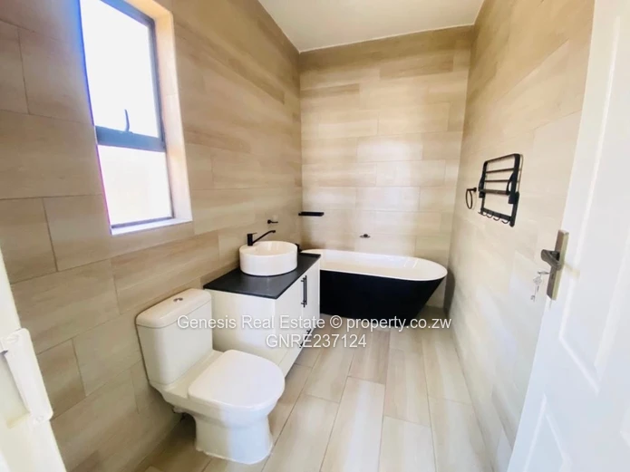 Peakwood Village 3 bedrooms for sale 