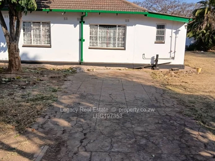 Spacious 4 Bedroom House for Rent in Mabelreign, Harare with Borehole