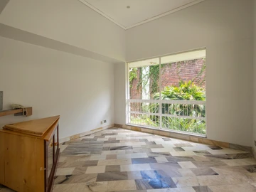 3 Bedroom Flat & Apartment